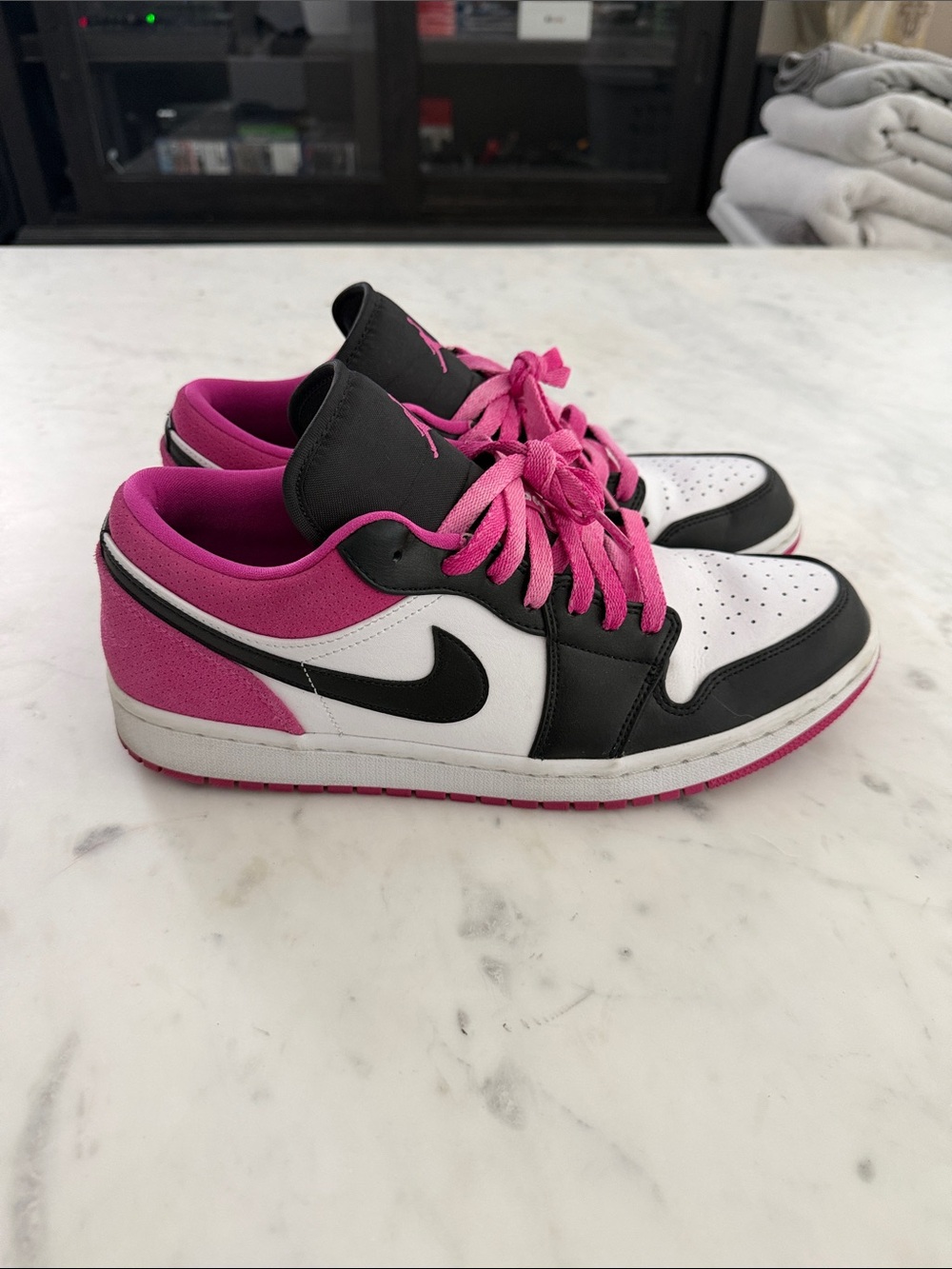 Jordan 1 Low-Top Sneakers in Black, White & Pink size 11 , no box, no inserts - Picture 3 of 9